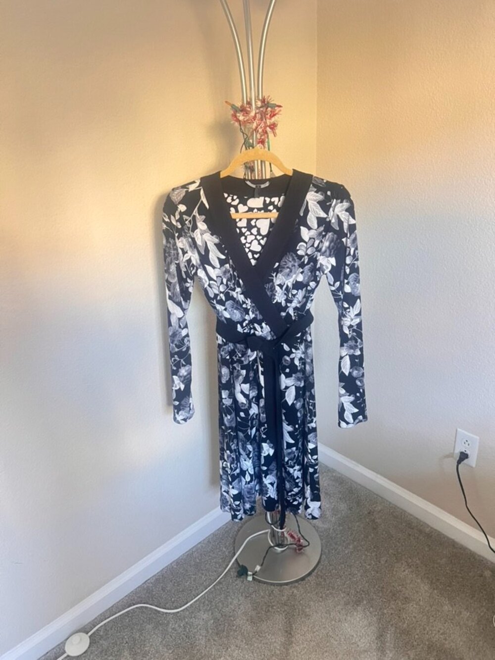 2-sided dress White House Black Market